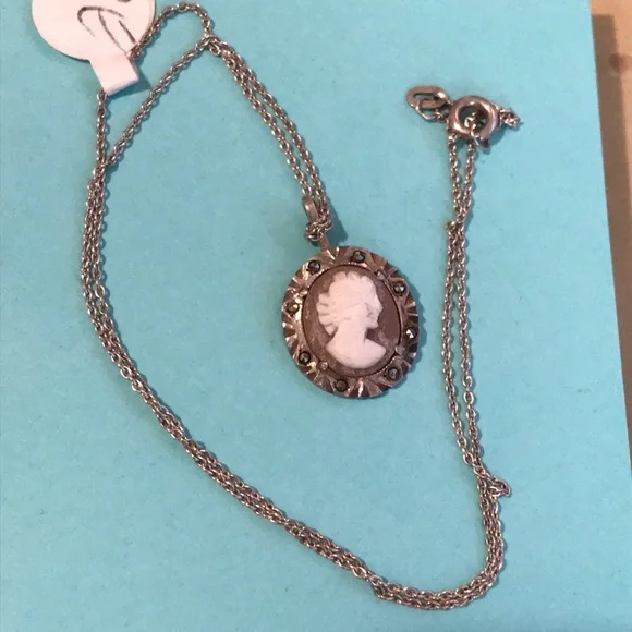 Vintage sterling silver marcasite cameo necklace - Picture 1 of 7
